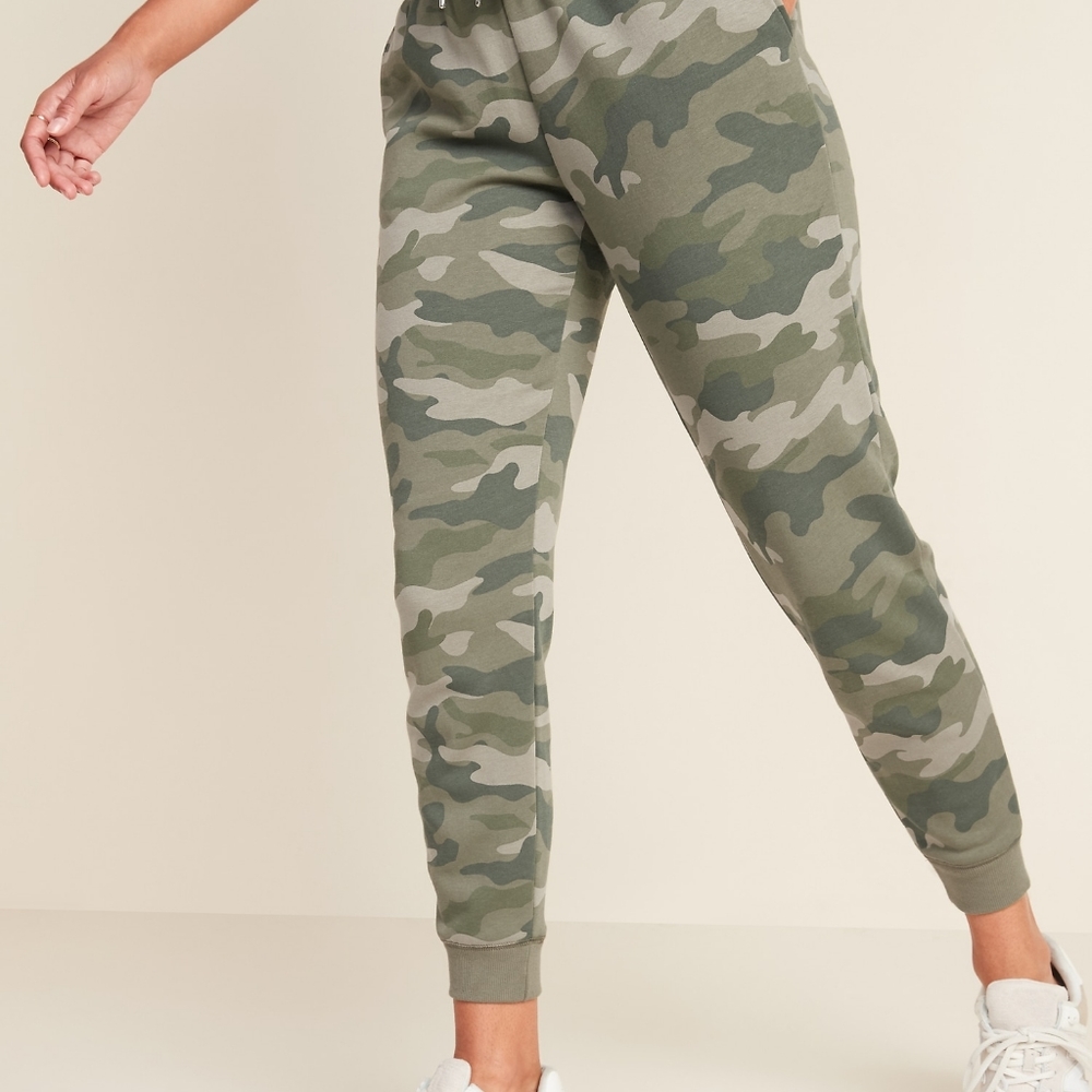 OLD NAVY Camo Mid-rise Tapered-Leg Jogger Pants
